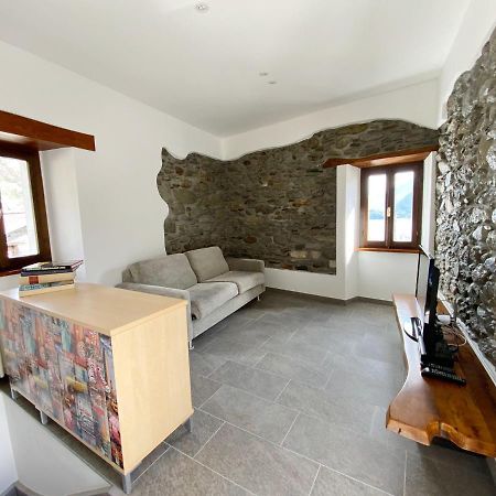 Independent Stone House With Lake View Musso Exterior photo