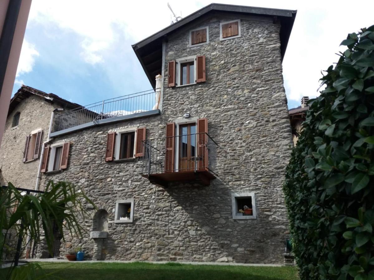Independent Stone House With Lake View Musso Exterior photo
