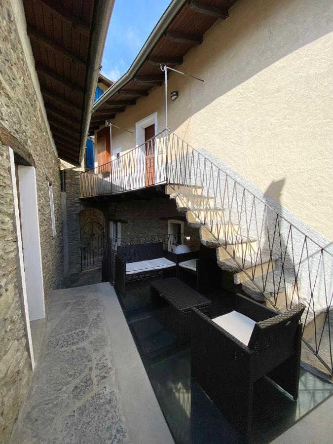 Independent Stone House With Lake View Musso Exterior photo